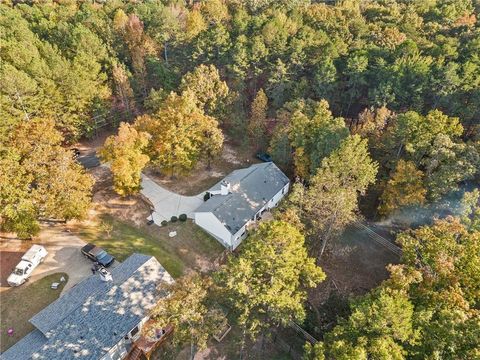 A home in Dawsonville