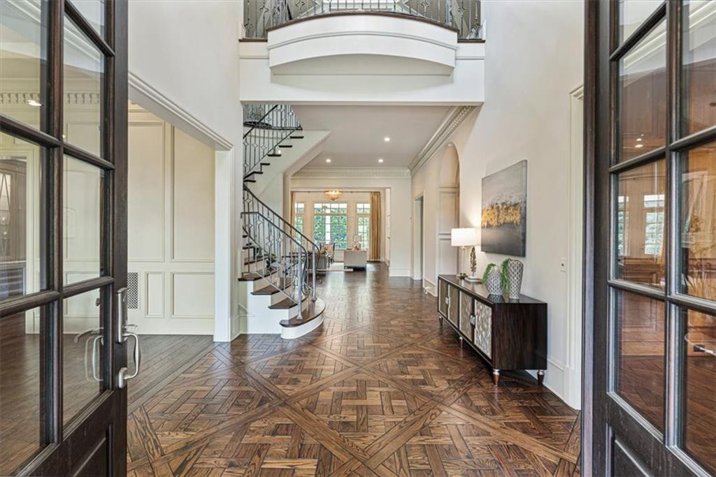 3225 W Paces Park Court NW