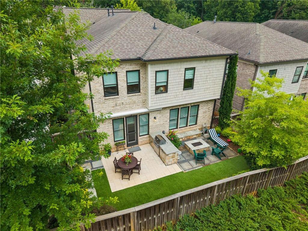 1122 Blackshear Drive