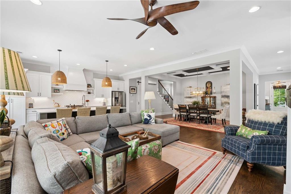 1122 Blackshear Drive