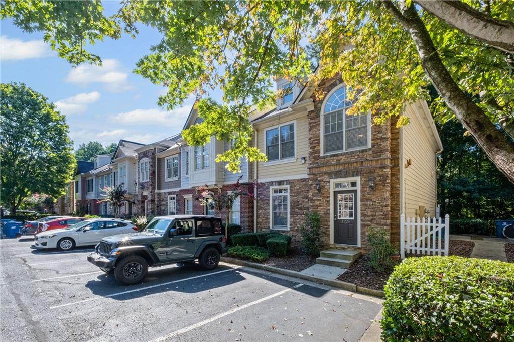 1225 Harris Commons Place