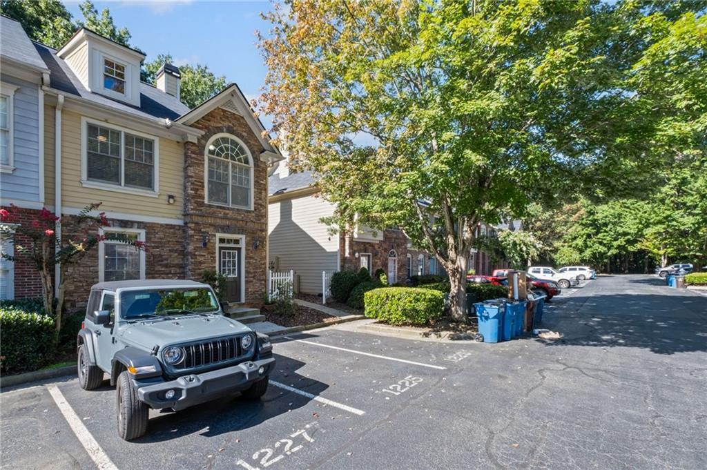 1225 Harris Commons Place
