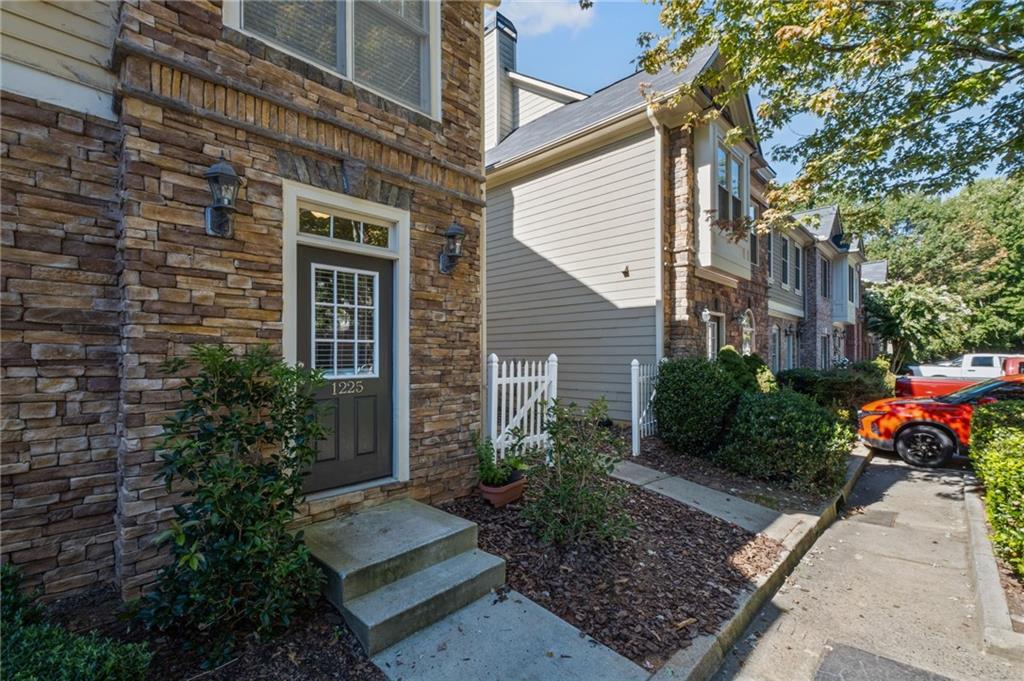 1225 Harris Commons Place