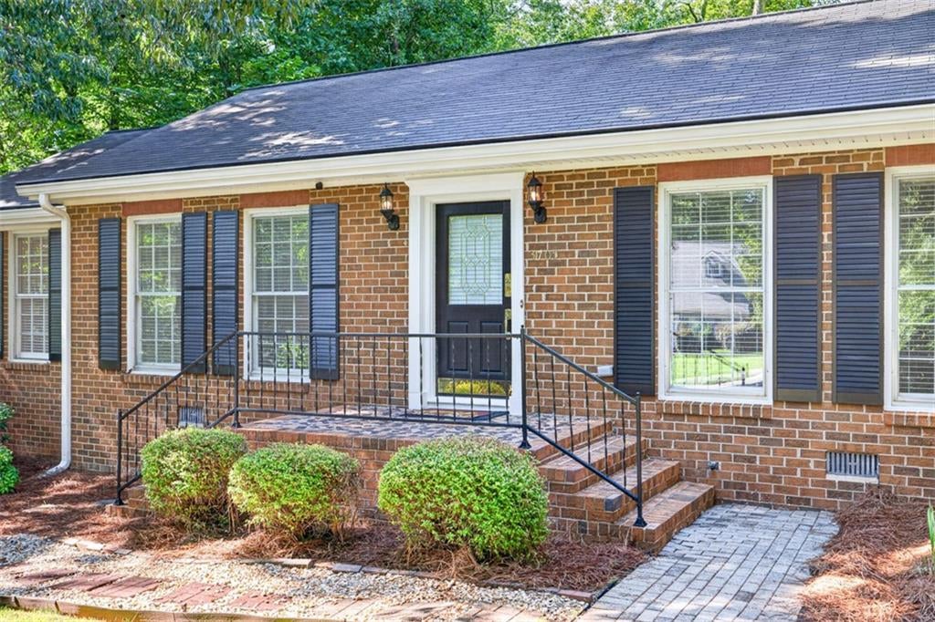 3705 Arrowhead Place