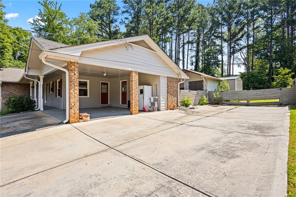 824 Hickory Ridge Road SW