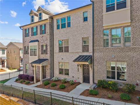 Townhouse For Sale - 4239 Hickory Pine Alley<br/> Dekalb County, Doraville, GA 30360