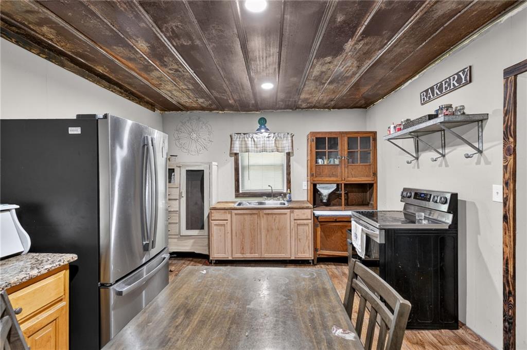 55 Whitman Loop