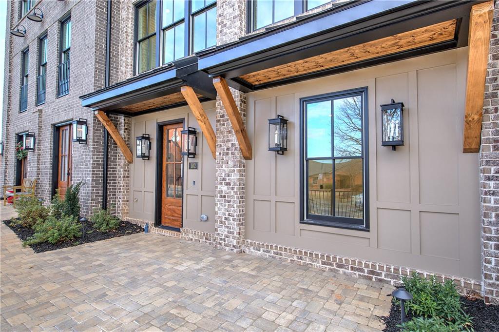 178 W Main Street 102