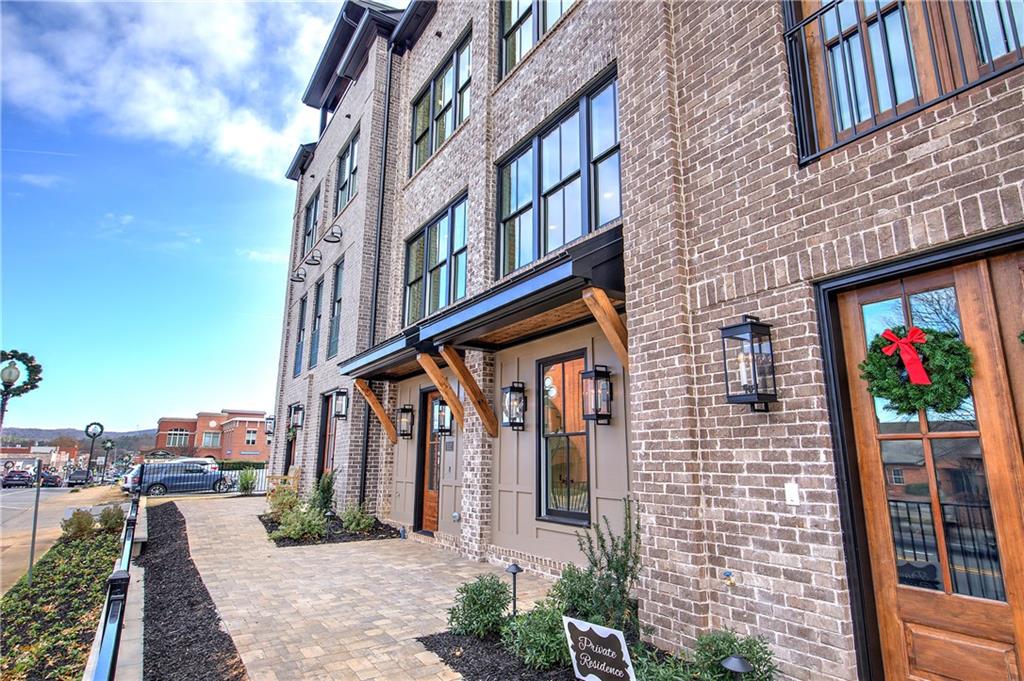 178 W Main Street 102