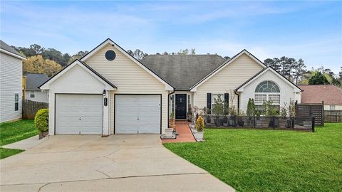 Homes For Sale - 2021 Registry Drive<br/> Clayton County, Hampton, GA 30228