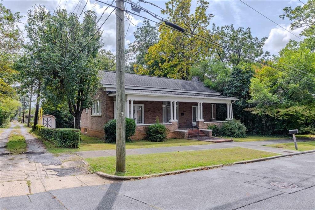 206 E 4th Street E