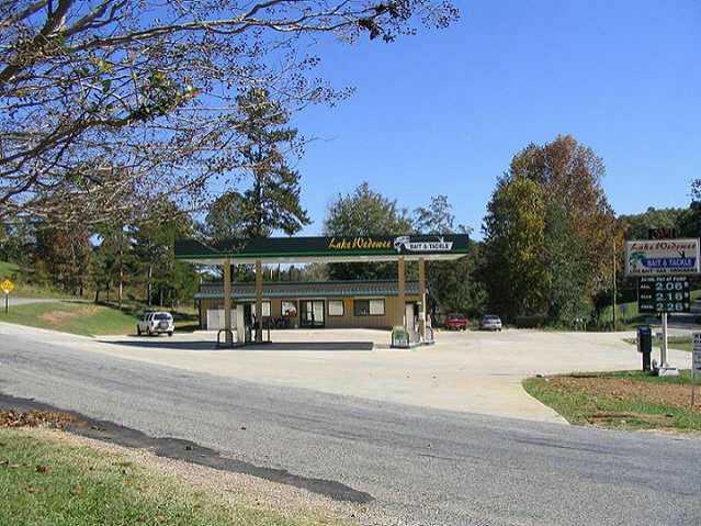 GREAT INVESTMENT LAKE WEDOWEE BAIT & TACKLE CONV.STORE FAST GROWING COMMUNITY.INVENTORY FIXURES INCLUDED 4 GAS PUMPS W/24 HR PAY 12,000 GAL GAS TANK BAITSHOP, ICEMACHINE ARCADES,TANNING BD,SECURITY MONITORS- GRT LOCATION HIGH TRAFFIC
