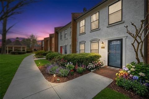 Townhouse For Sale - 4109 Ashford Green Drive<br/> Duluth, GA 30096