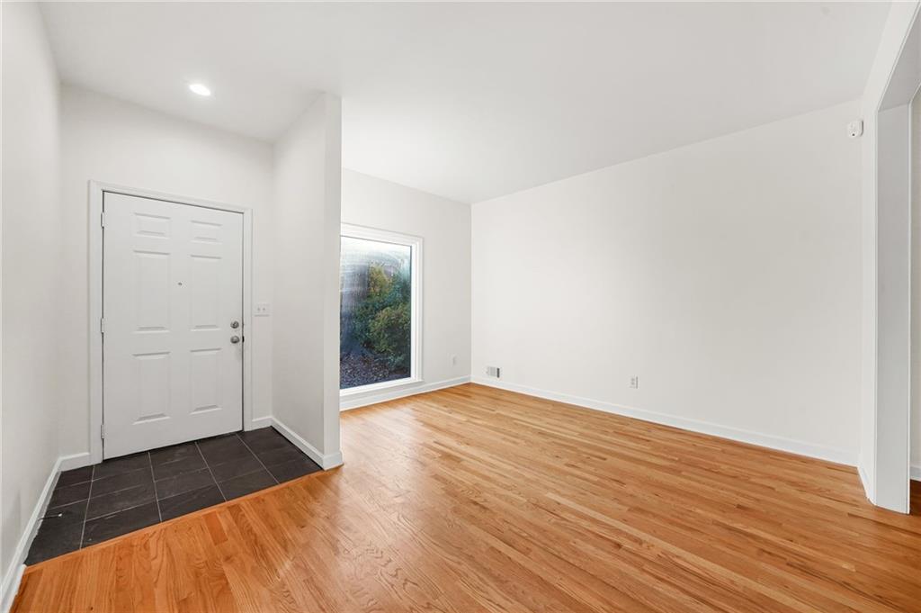 1086 Pine Grove Avenue NE