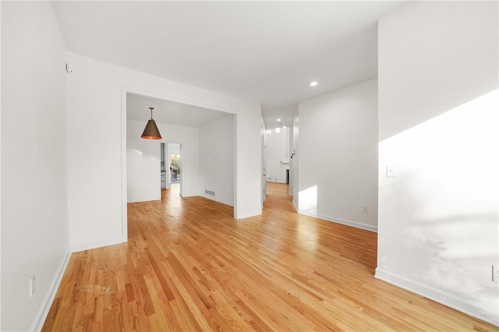 1086 Pine Grove Avenue NE