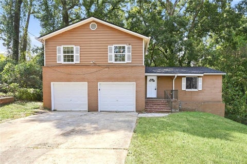 Homes For Rent - 2576 Glenrock Drive<br/> Decatur, GA 30032