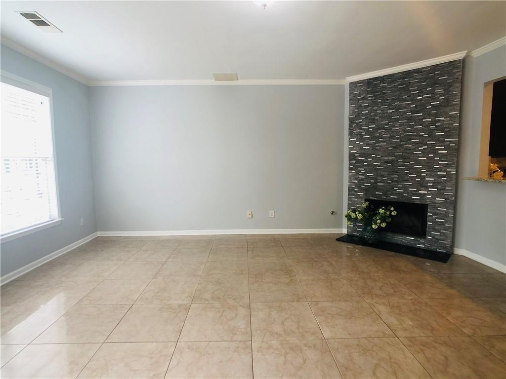 4645 Valais Court 10