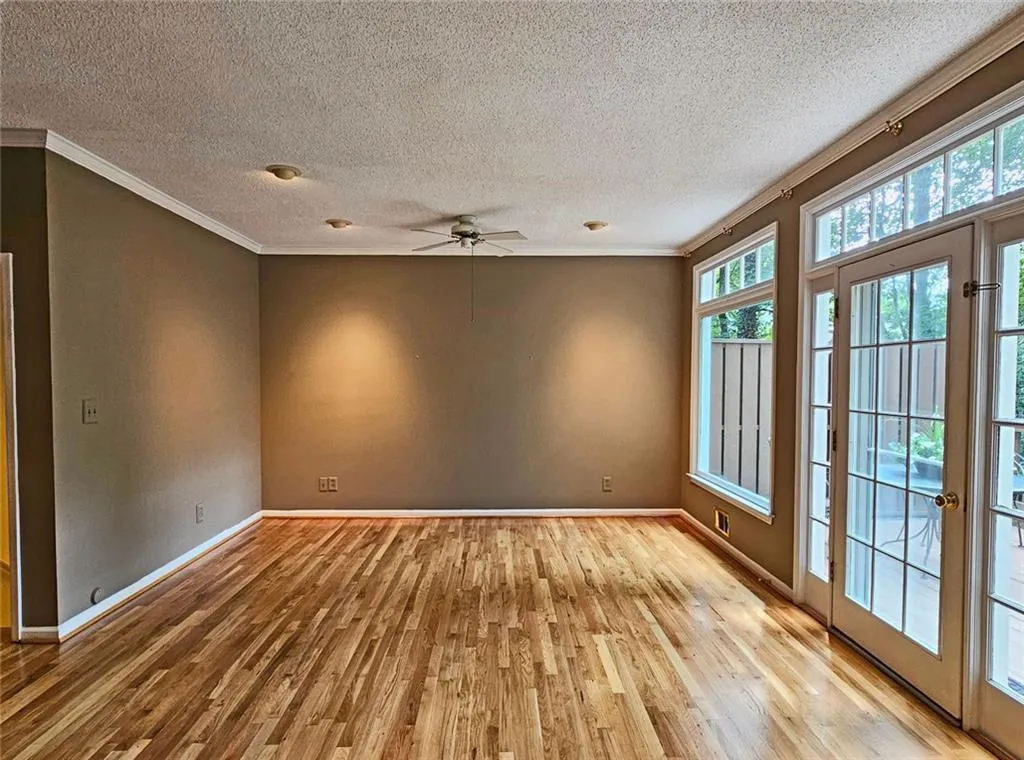 Roswell, Georgia 30075, United States, 3 Bedrooms Bedrooms, ,3 BathroomsBathrooms,Residential,Pending,192497