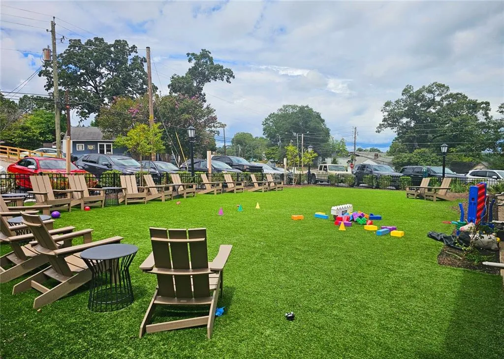 Roswell, Georgia 30075, United States, 3 Bedrooms Bedrooms, ,3 BathroomsBathrooms,Residential,Pending,192497