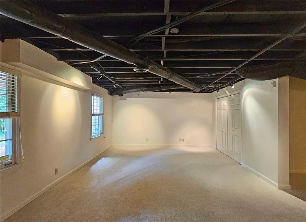 Roswell, Georgia 30075, United States, 3 Bedrooms Bedrooms, ,3 BathroomsBathrooms,Residential,Pending,192497