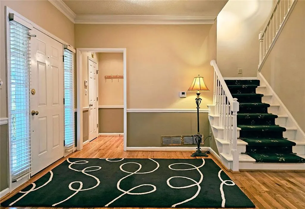 Roswell, Georgia 30075, United States, 3 Bedrooms Bedrooms, ,3 BathroomsBathrooms,Residential,Pending,192497