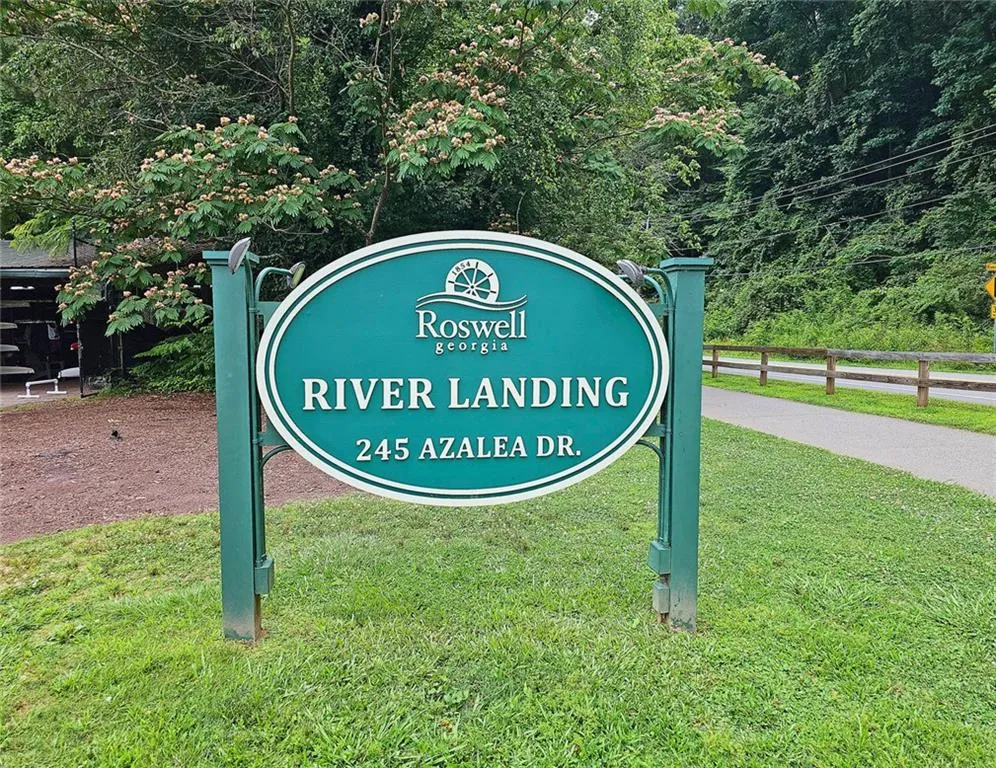 Roswell, Georgia 30075, United States, 3 Bedrooms Bedrooms, ,3 BathroomsBathrooms,Residential,Pending,192497