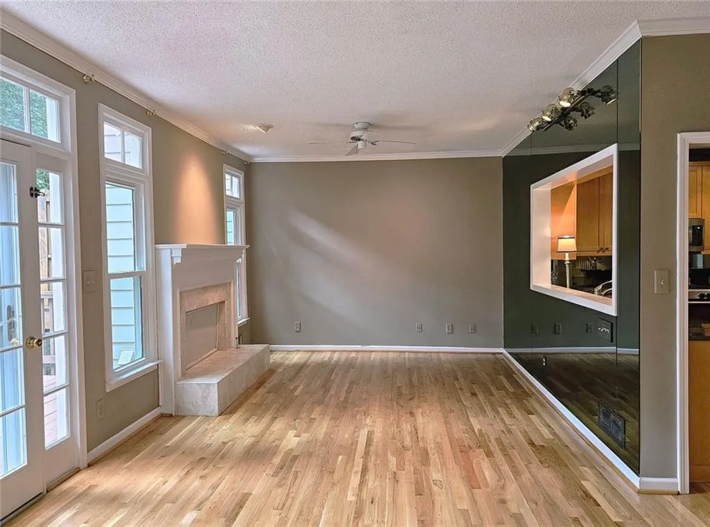 Roswell, Georgia 30075, United States, 3 Bedrooms Bedrooms, ,3 BathroomsBathrooms,Residential,Pending,192497