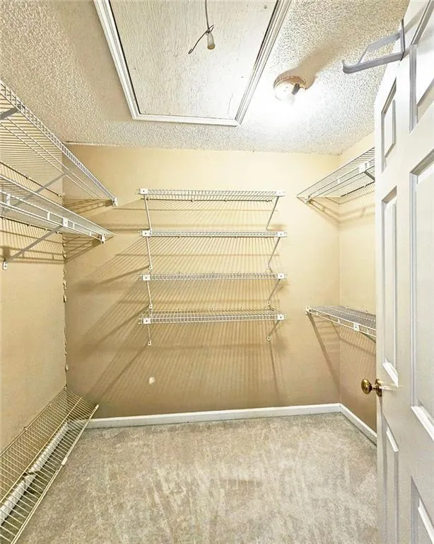 Roswell, Georgia 30075, United States, 3 Bedrooms Bedrooms, ,3 BathroomsBathrooms,Residential,Pending,192497