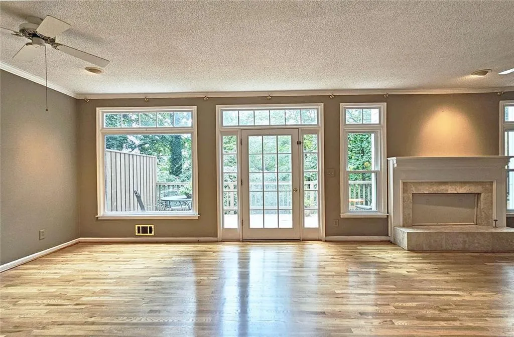 Roswell, Georgia 30075, United States, 3 Bedrooms Bedrooms, ,3 BathroomsBathrooms,Residential,Pending,192497