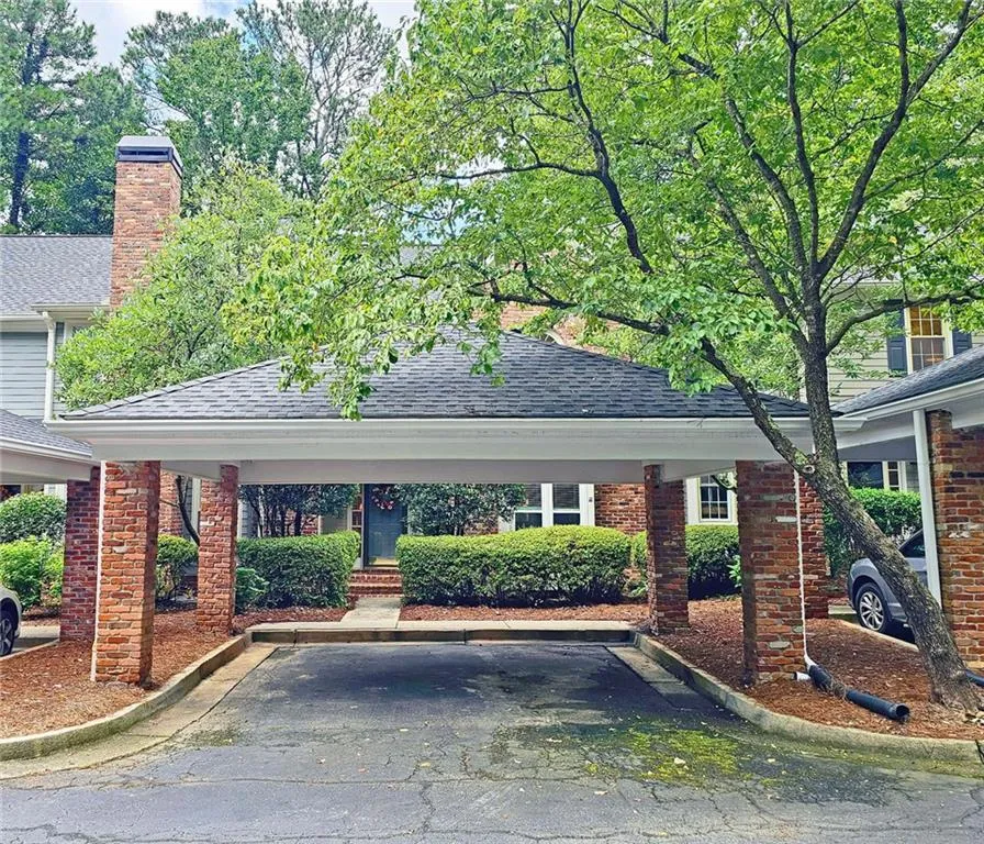 Roswell, Georgia 30075, United States, 3 Bedrooms Bedrooms, ,3 BathroomsBathrooms,Residential,Pending,192497