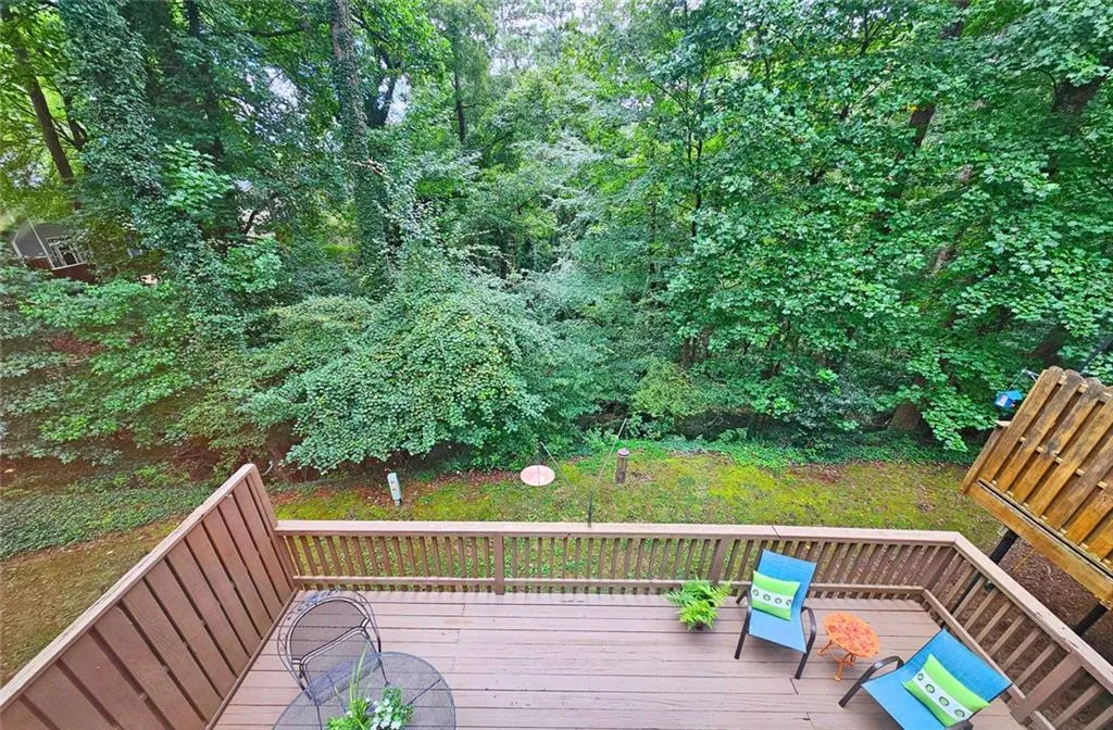 Roswell, Georgia 30075, United States, 3 Bedrooms Bedrooms, ,3 BathroomsBathrooms,Residential,Pending,192497