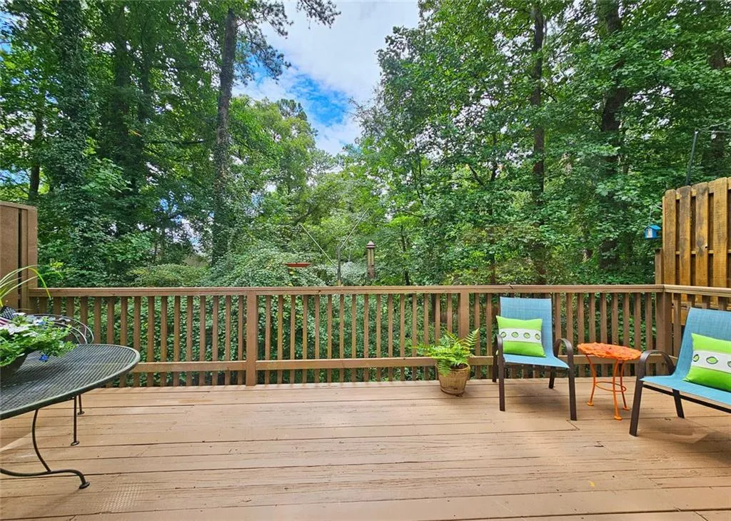 Roswell, Georgia 30075, United States, 3 Bedrooms Bedrooms, ,3 BathroomsBathrooms,Residential,Pending,192497