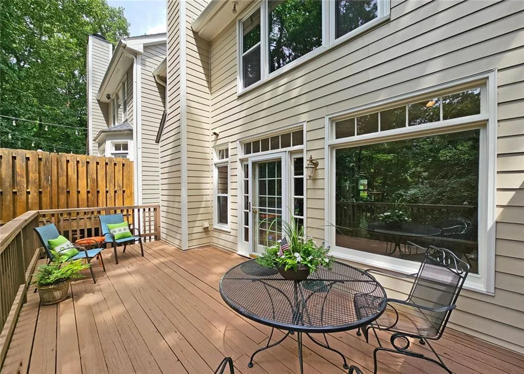 Roswell, Georgia 30075, United States, 3 Bedrooms Bedrooms, ,3 BathroomsBathrooms,Residential,Pending,192497