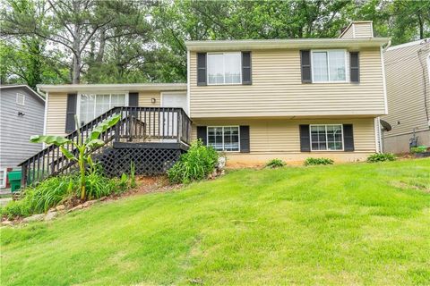 Photo of 2080 Countydown Lane, Stone Mountain, GA 30088 (MLS # 7637996)