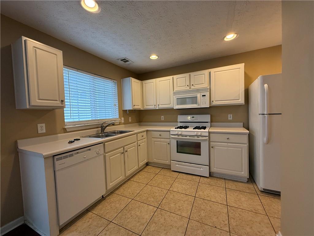 606 Windcroft Circle, Acworth, Georgia image 6