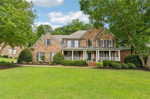 Homes For Sale - 160 Woodcliff Drive<br/> Suwanee, GA 30024