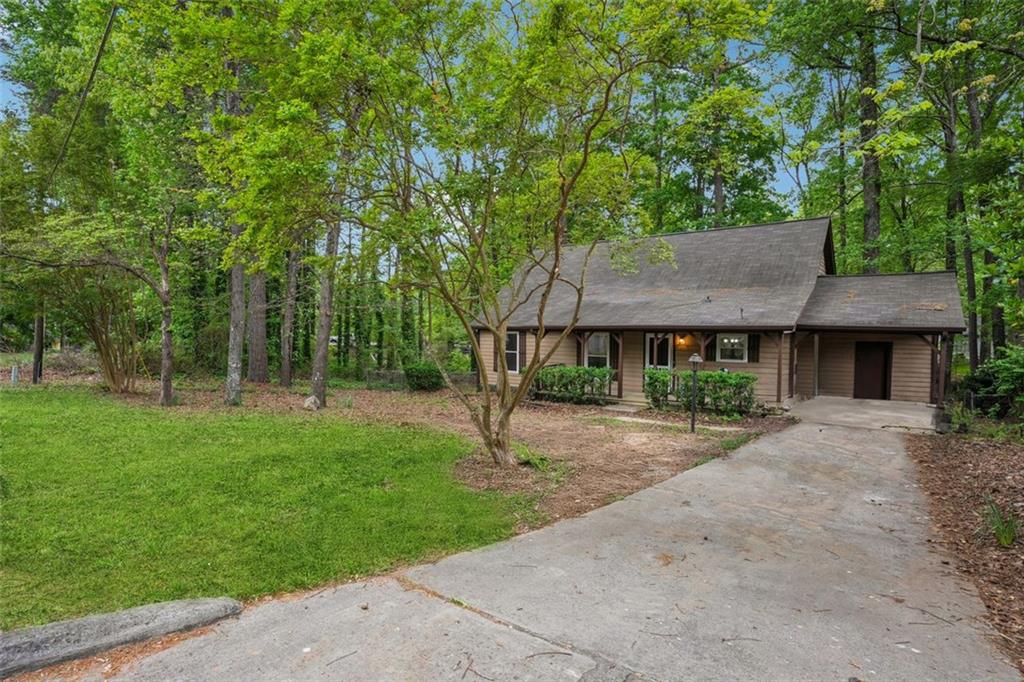 6693 Doublegate Lane, Rex, Georgia image 1