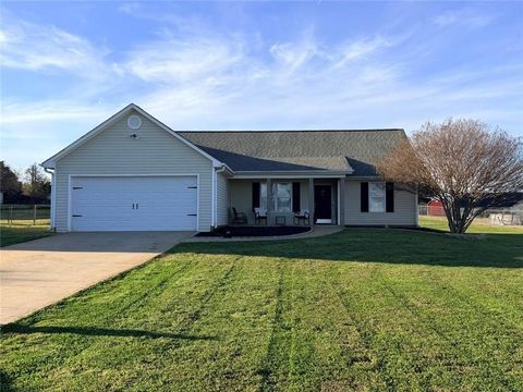 Homes For Sale - 908 Justin Drive<br/> Barrow County, Winder, GA 30680