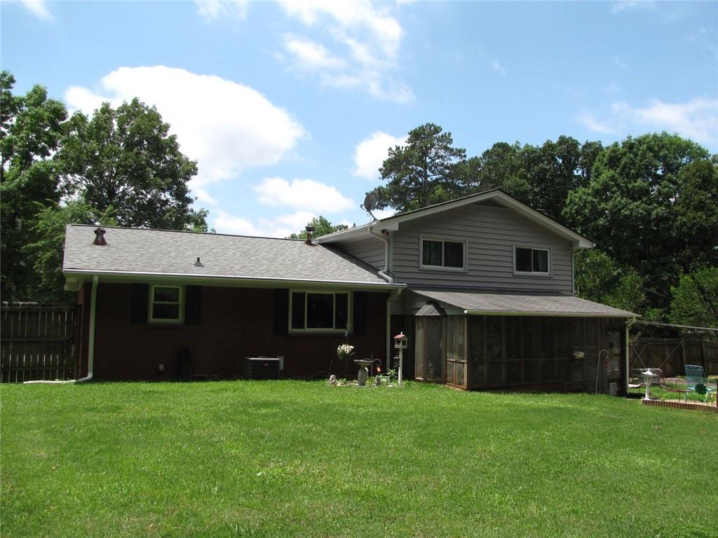 2040 Old Concord Drive SE