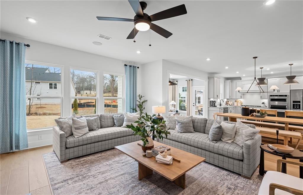 4635 Rosarian Drive