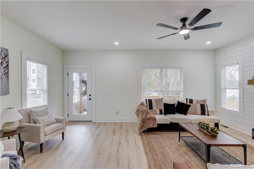 1902 Memorial Drive SE