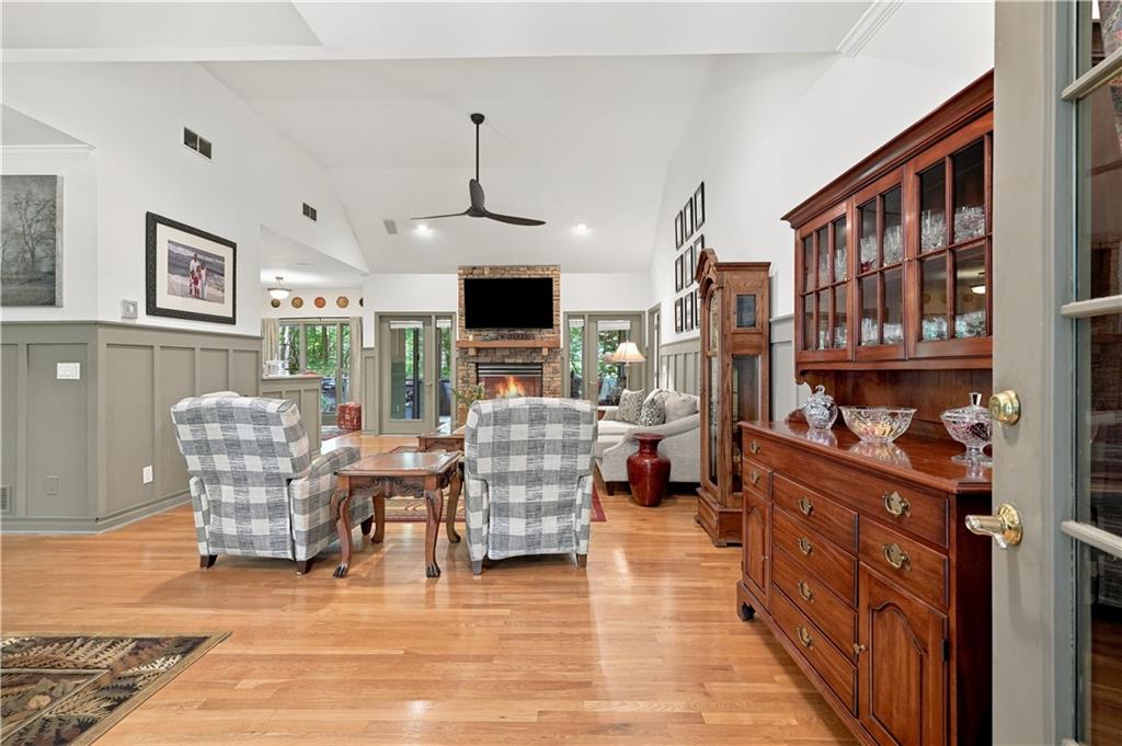 7 Summit Drive E