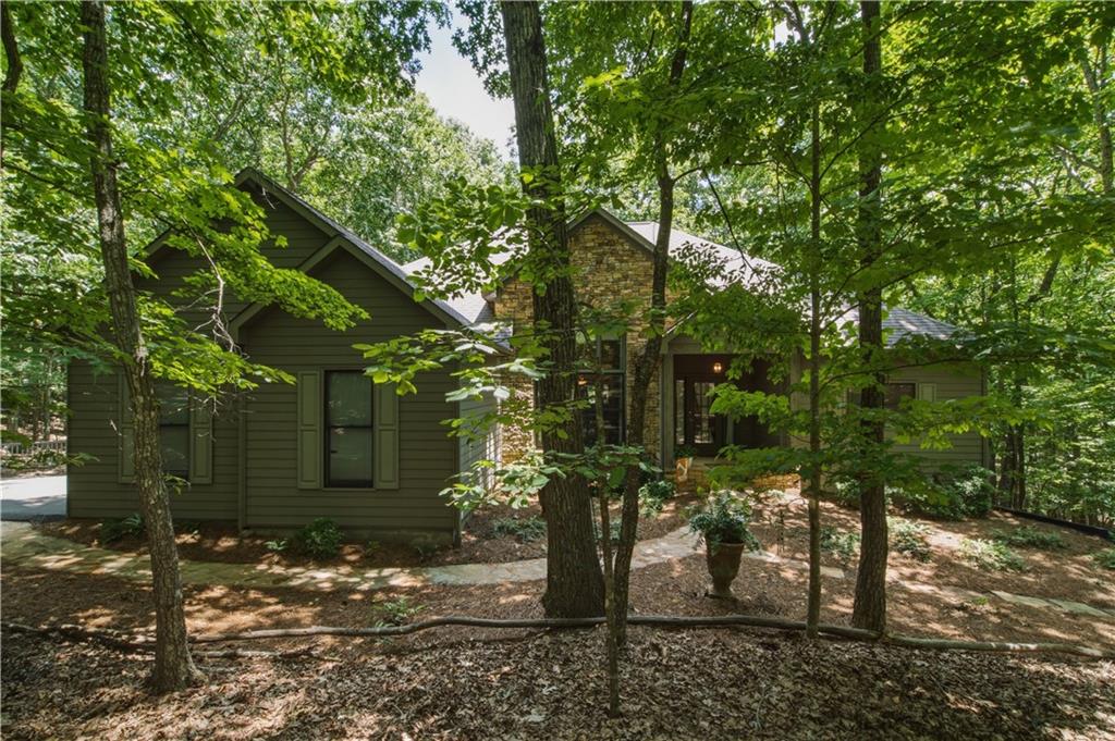 7 Summit Drive E