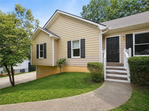 Photo of 182 Shallow Ridge Lane NE, Kennesaw, GA 30144 (MLS # 7812763)