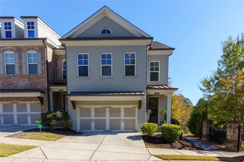Townhouse For Sale - 1002 Towneship Way<br/> Roswell, GA 30075