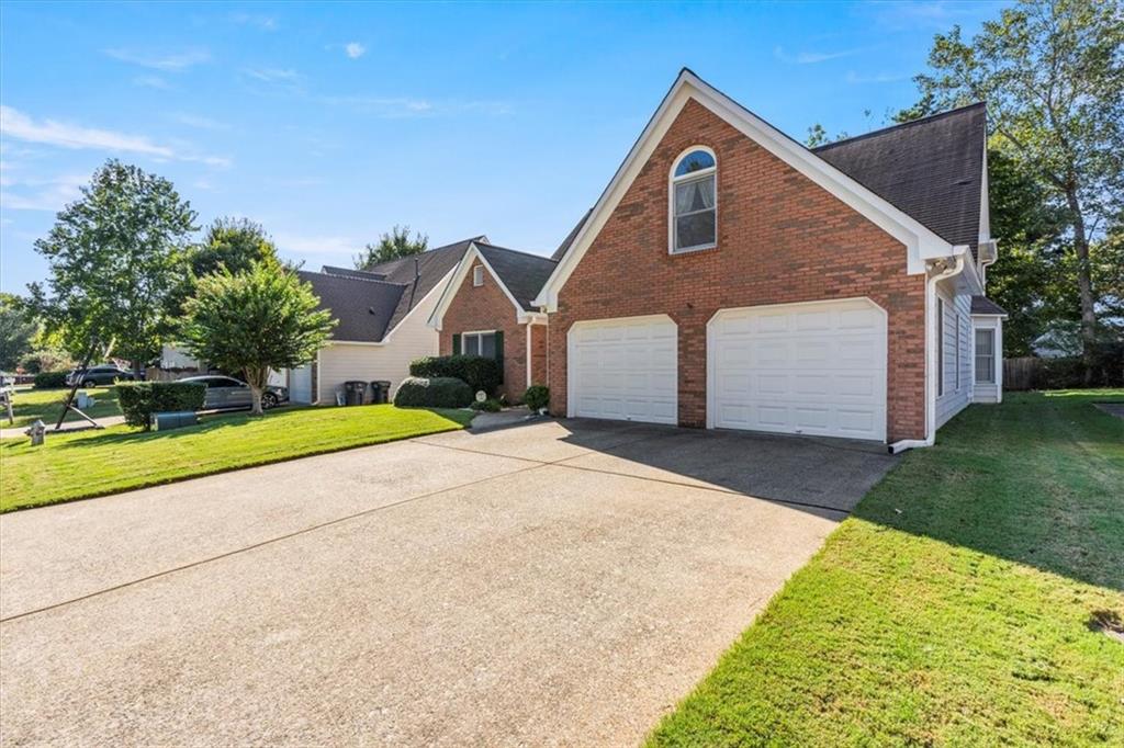 1009 Brentmoor Lane NW