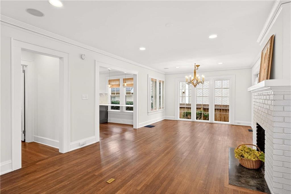 1109 E Rock Springs Road NE