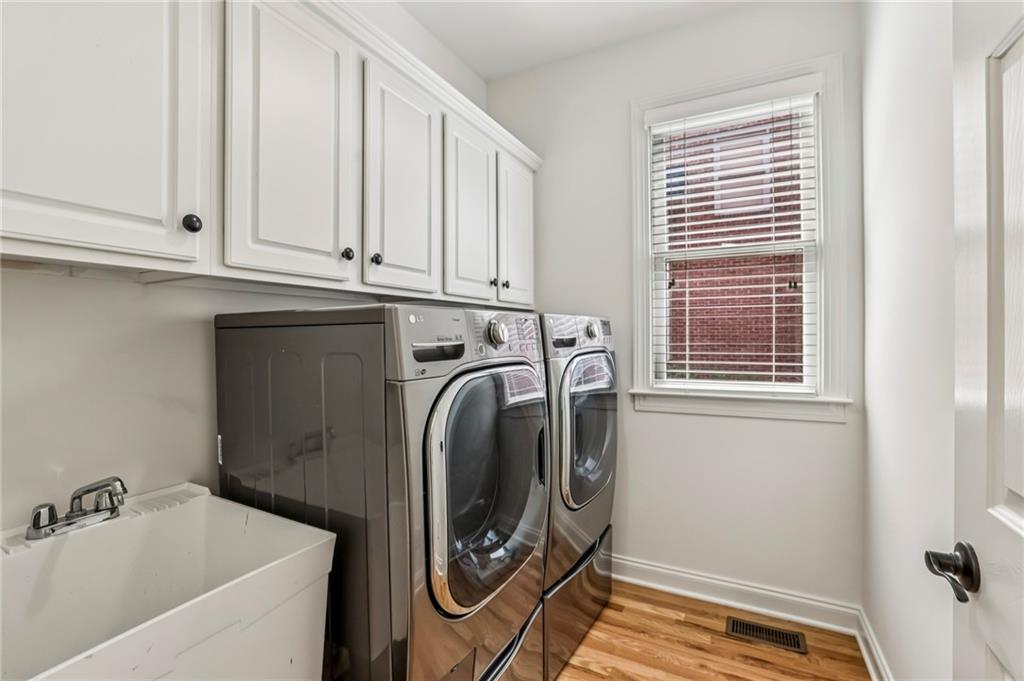 Alpharetta, Georgia, 30005, United States, 5 Bedrooms Bedrooms, ,5 BathroomsBathrooms,Residential,Active,2031013
