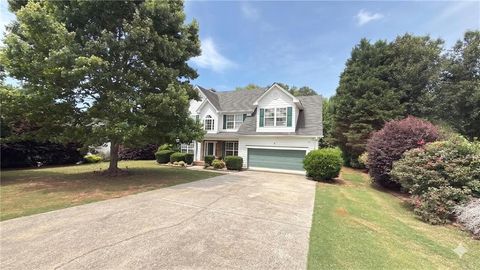 Homes For Sale - 974 Coosawilla Drive<br/> Winder, GA 30680