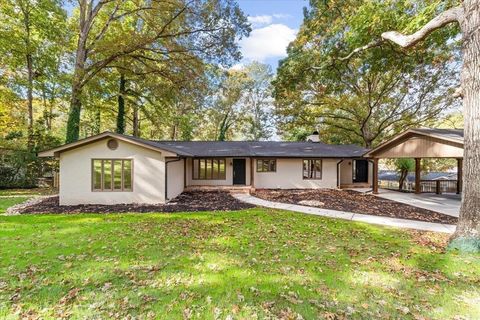 Homes For Sale - 50 Azalea Trail<br/> Carrollton, GA 30116